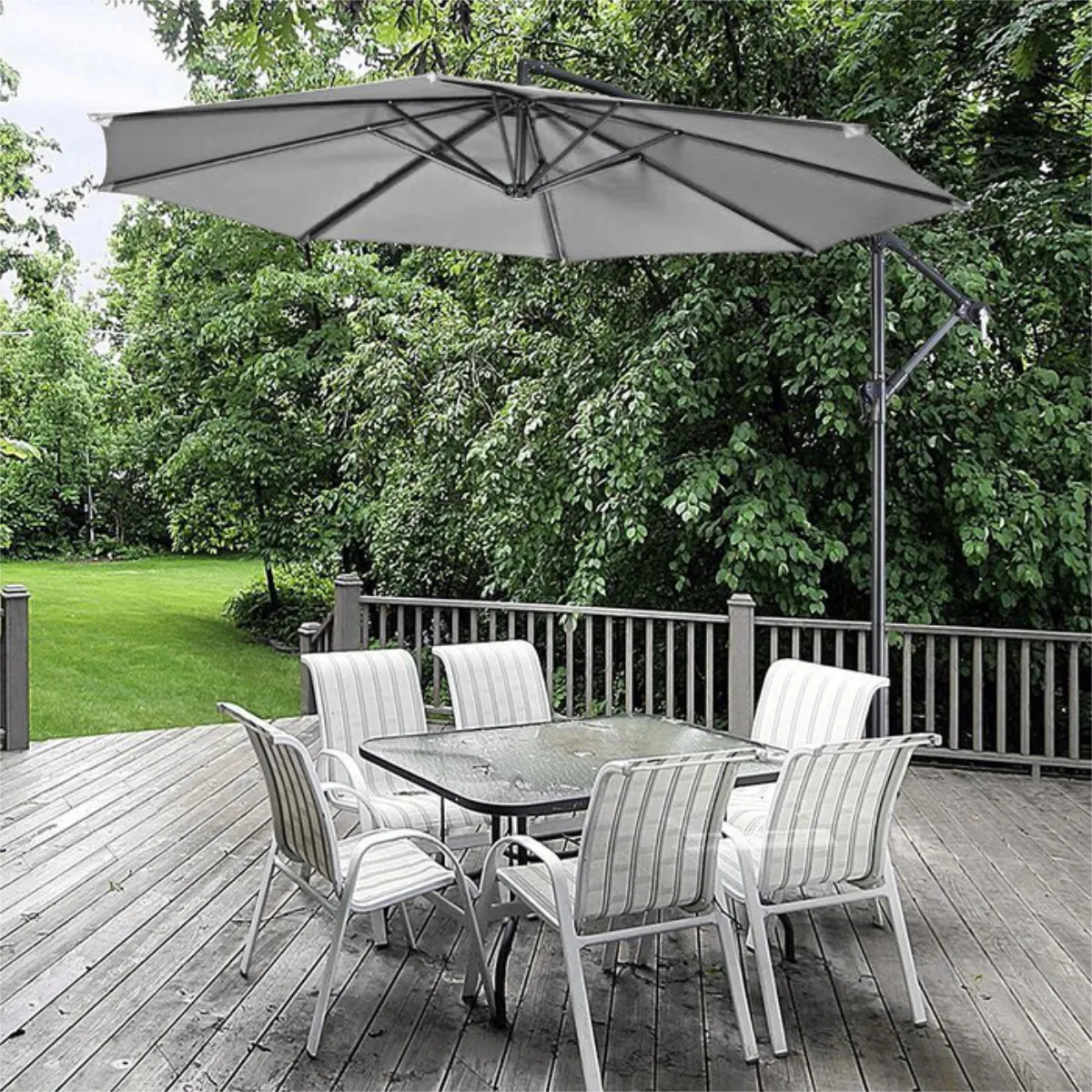 Petra Slovan - Zelo zadovoljna, enostavno se odpira in zapira, platno pa daje prijetno senco.