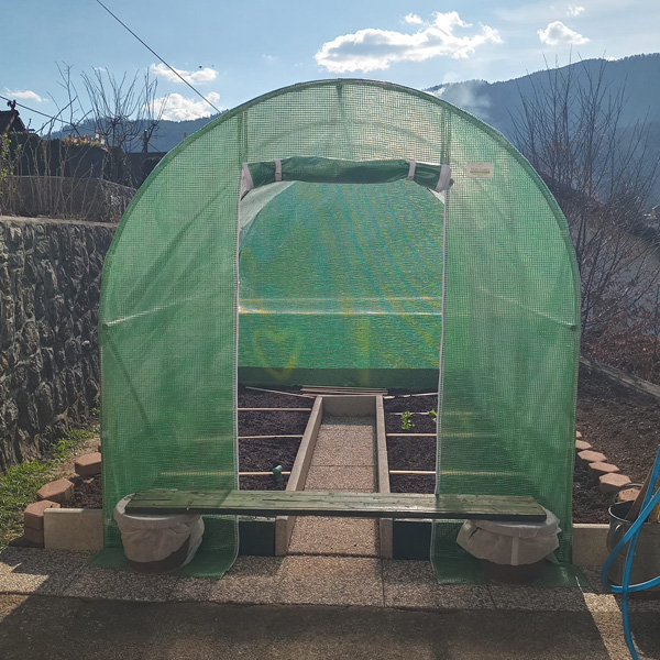 Irena Rola - Rastlinjak je zelo kvaliteten in ugoden.